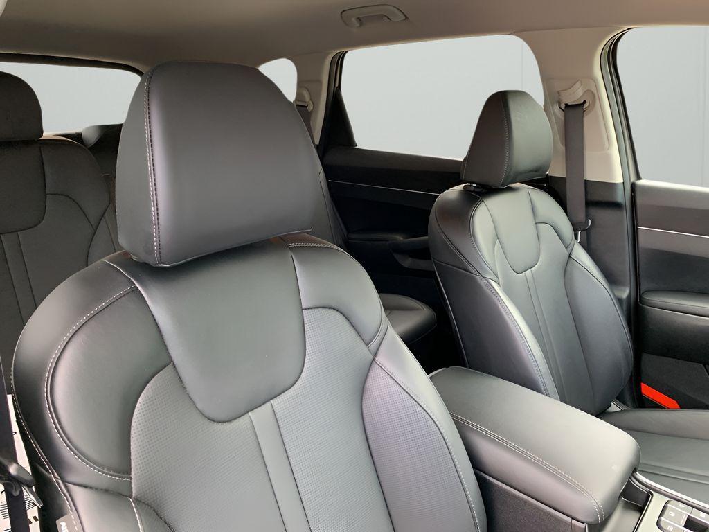 used 2025 Kia Sorento Hybrid car, priced at $35,988