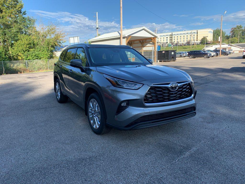 new 2025 Toyota Highlander car, priced at $52,793