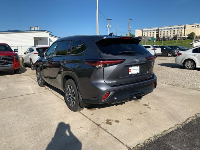 new 2025 Toyota Highlander car, priced at $47,676