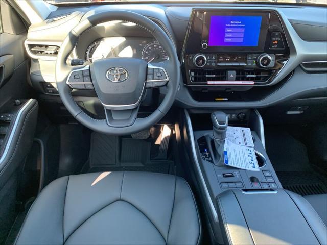 new 2025 Toyota Highlander car, priced at $47,676