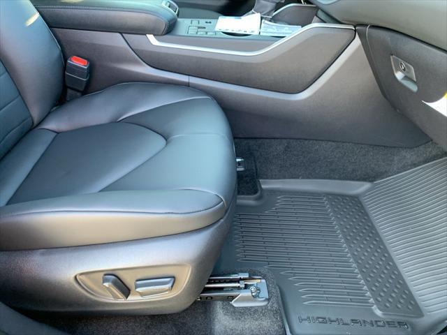 new 2025 Toyota Highlander car, priced at $47,676