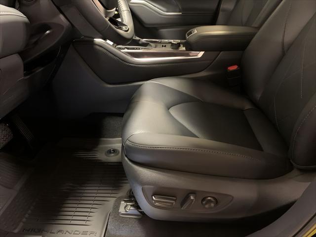 new 2025 Toyota Highlander car, priced at $54,143