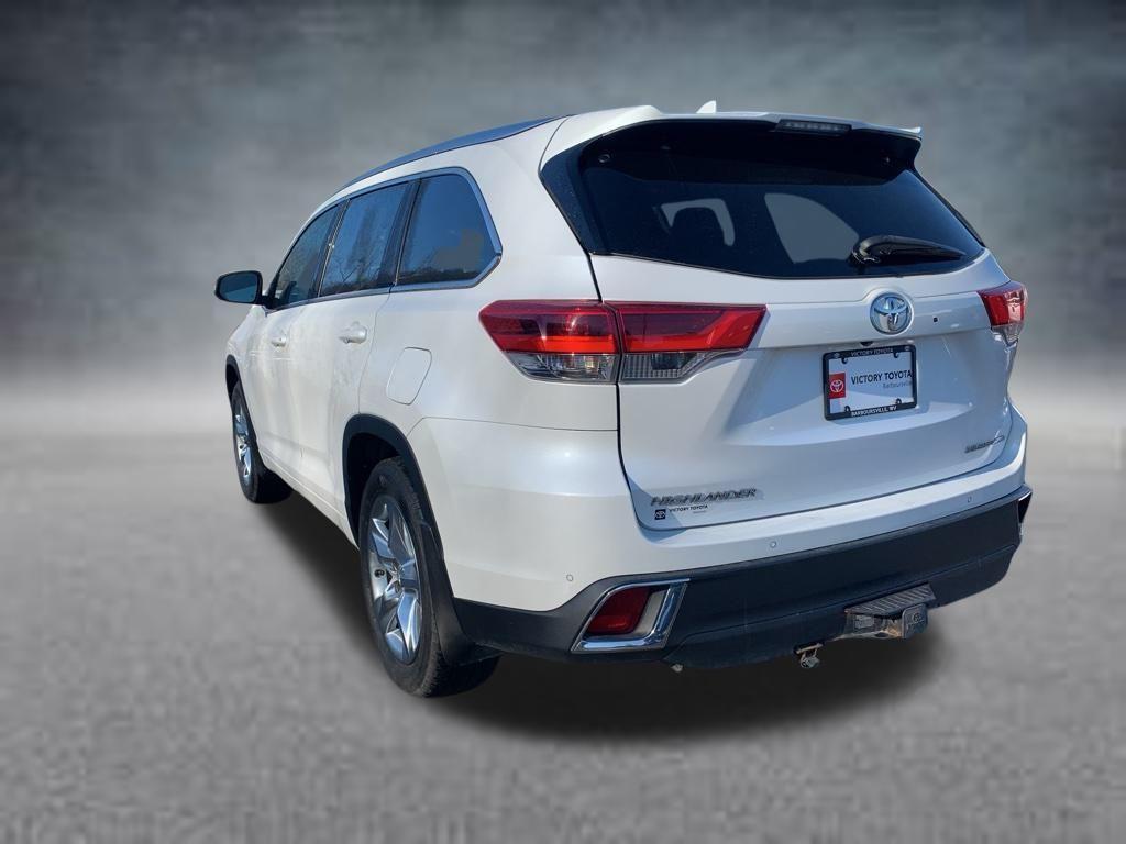 used 2018 Toyota Highlander car, priced at $22,688