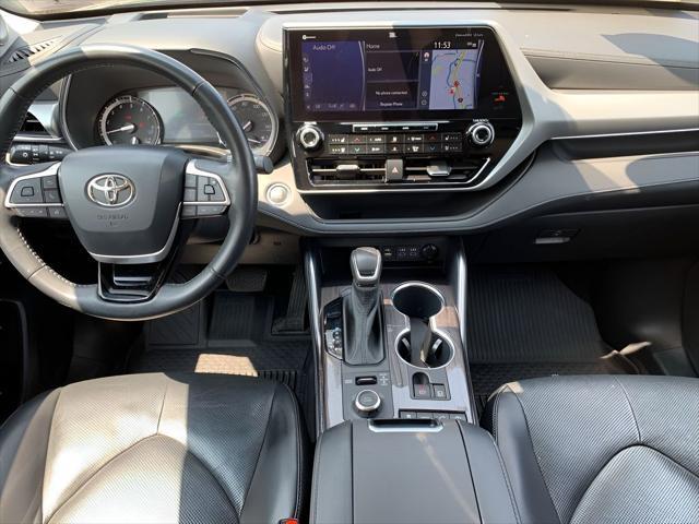 used 2022 Toyota Highlander car, priced at $39,988