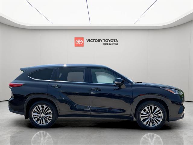 used 2022 Toyota Highlander car, priced at $39,988