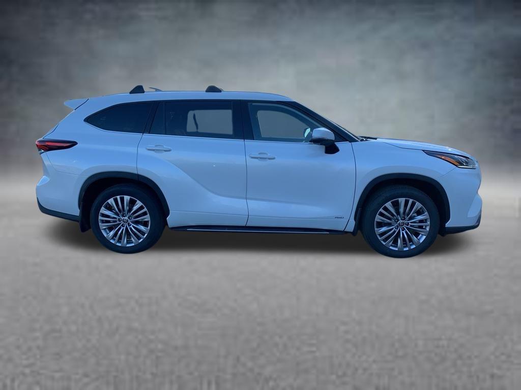 new 2025 Toyota Highlander Hybrid car, priced at $58,216
