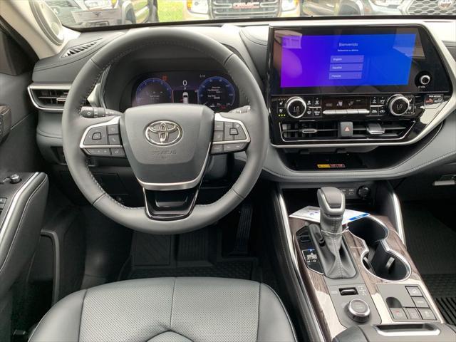 new 2025 Toyota Highlander car, priced at $54,923