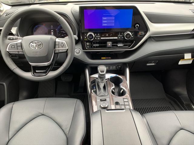 new 2025 Toyota Highlander car, priced at $54,923