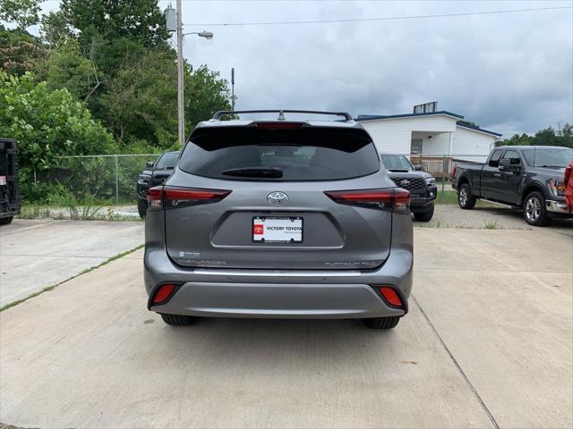 new 2025 Toyota Highlander car, priced at $54,923