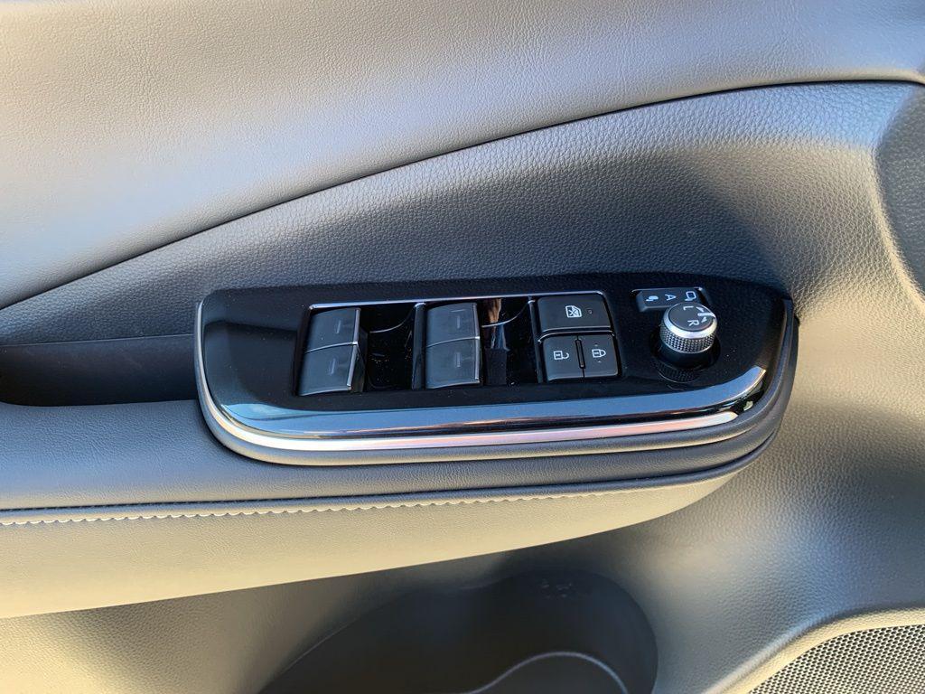 new 2025 Toyota Crown Signia car, priced at $53,250