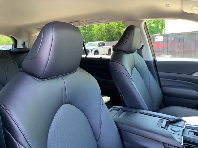 new 2025 Toyota Grand Highlander car, priced at $48,383