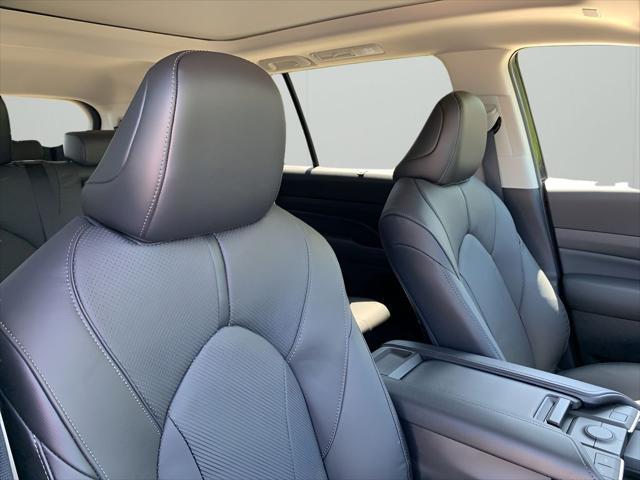 new 2025 Toyota Grand Highlander car, priced at $55,972