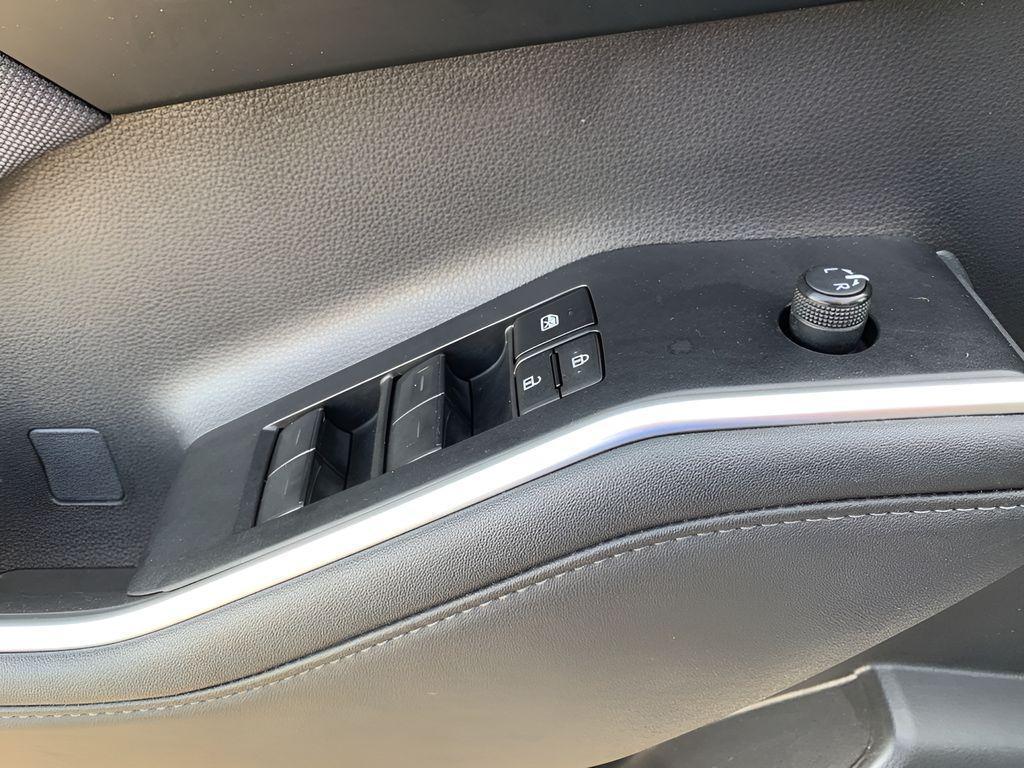 used 2023 Toyota Highlander car, priced at $34,588