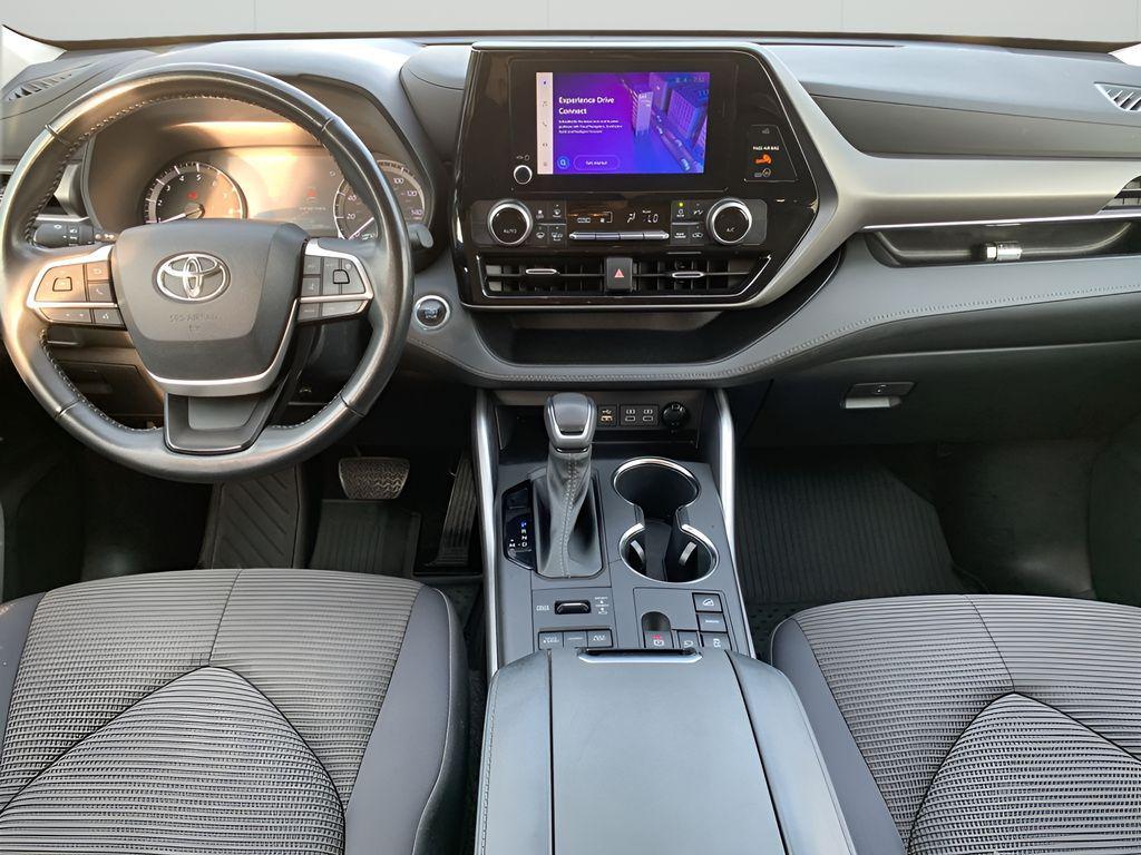 used 2023 Toyota Highlander car, priced at $34,588