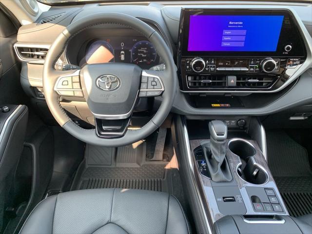 new 2025 Toyota Highlander Hybrid car, priced at $58,211