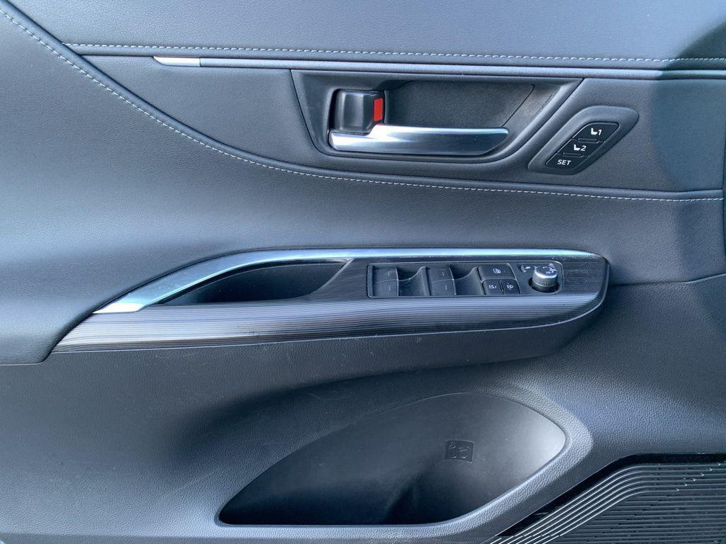 used 2021 Toyota Venza car, priced at $30,988