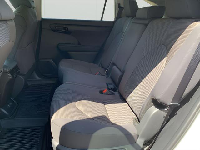new 2025 Toyota Highlander car, priced at $44,158