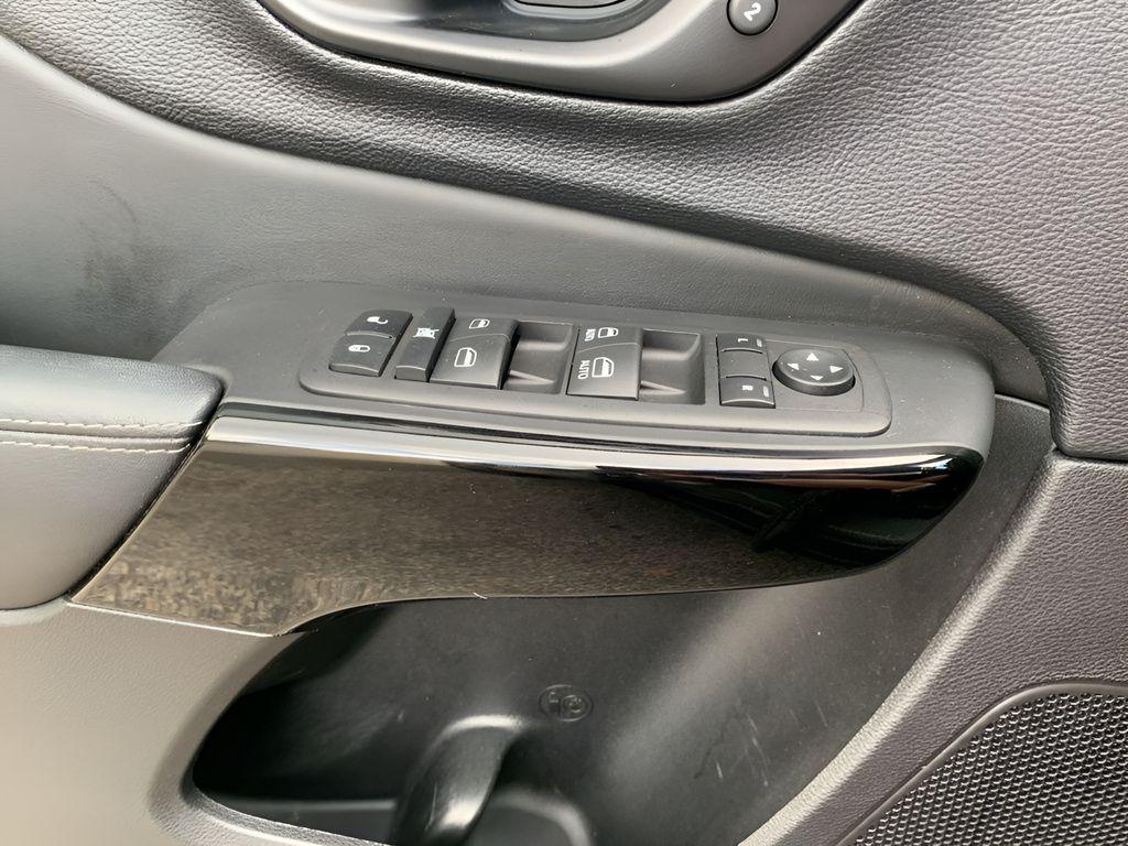 used 2023 Jeep Cherokee car, priced at $23,988