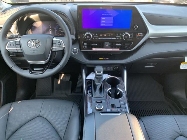 new 2025 Toyota Highlander car, priced at $55,546