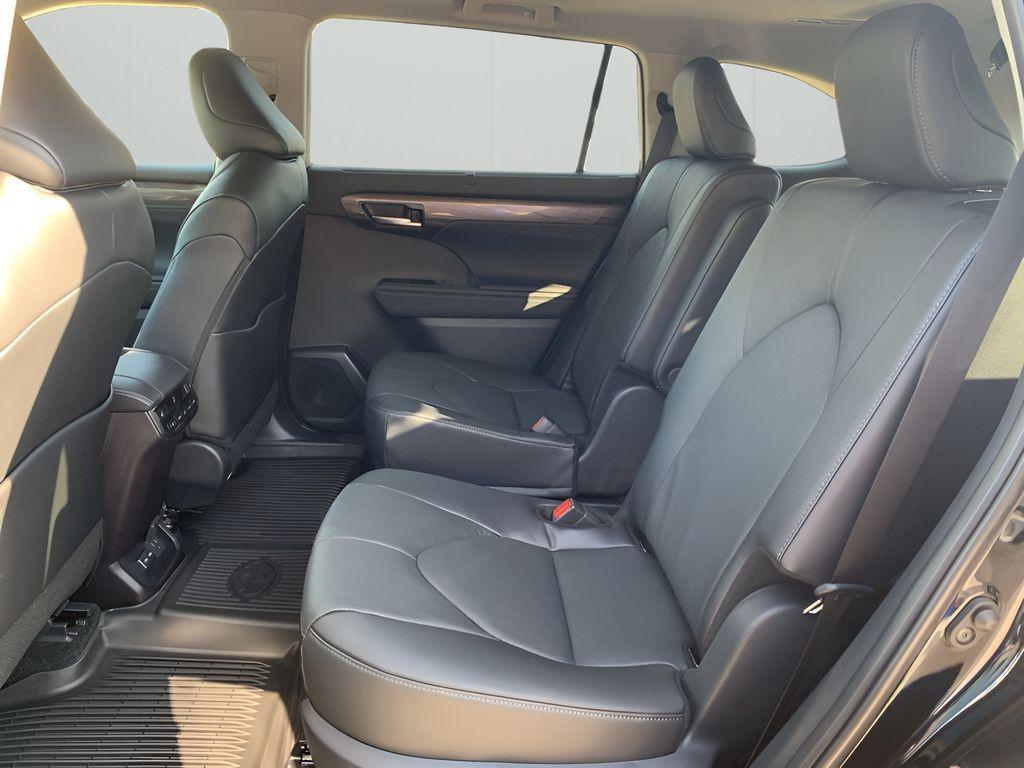 new 2025 Toyota Highlander car, priced at $51,430