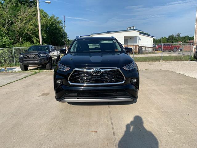 new 2025 Toyota Highlander car, priced at $55,546