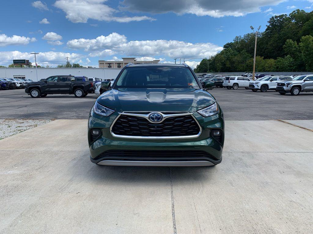used 2023 Toyota Highlander Hybrid car, priced at $44,988