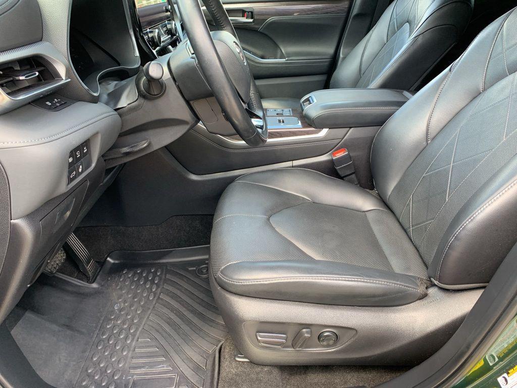 used 2023 Toyota Highlander Hybrid car, priced at $44,988
