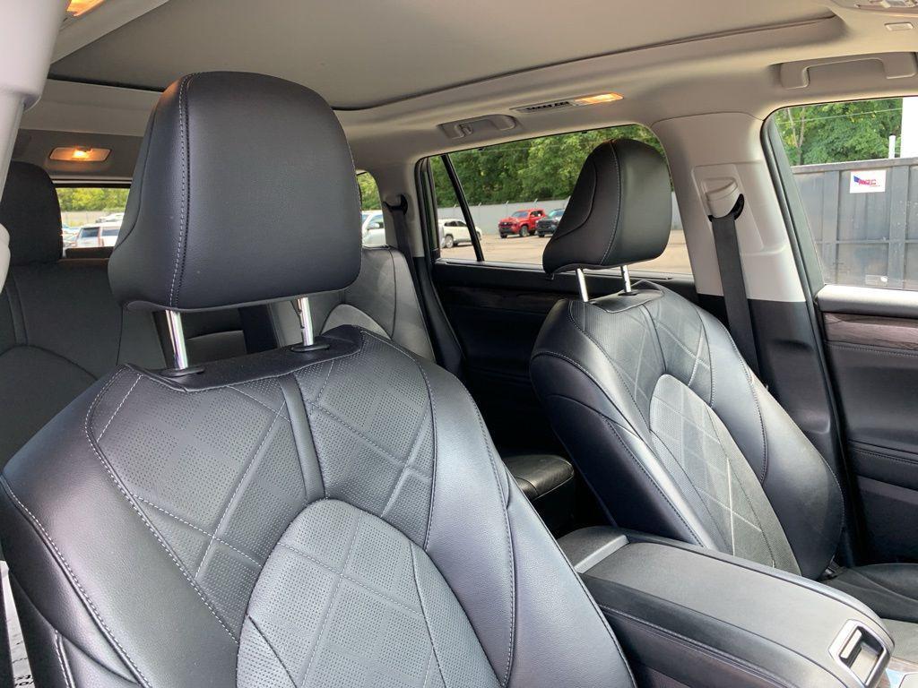 used 2023 Toyota Highlander Hybrid car, priced at $44,988