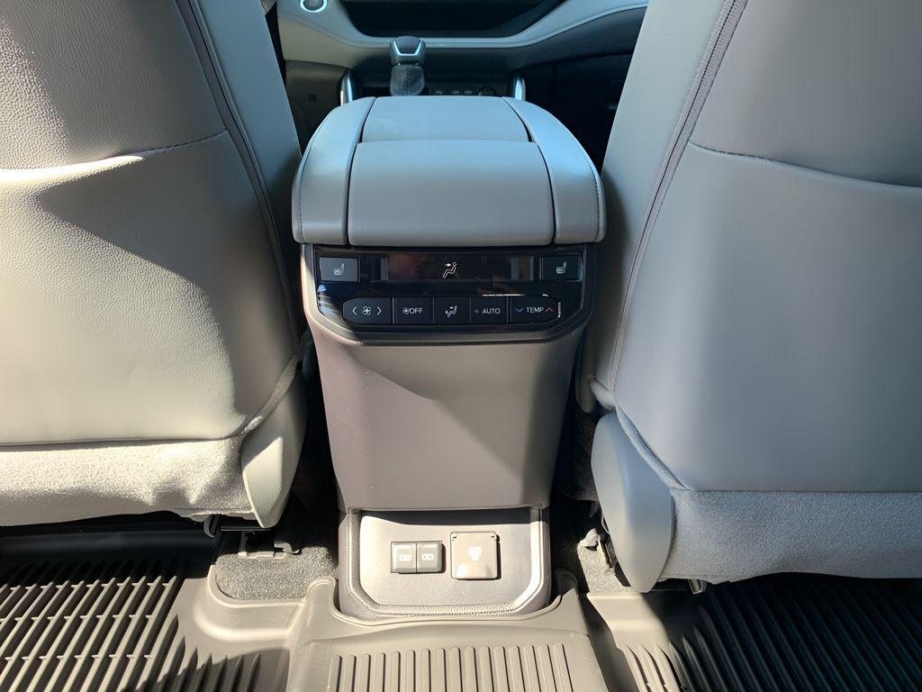new 2025 Toyota Highlander car, priced at $52,185