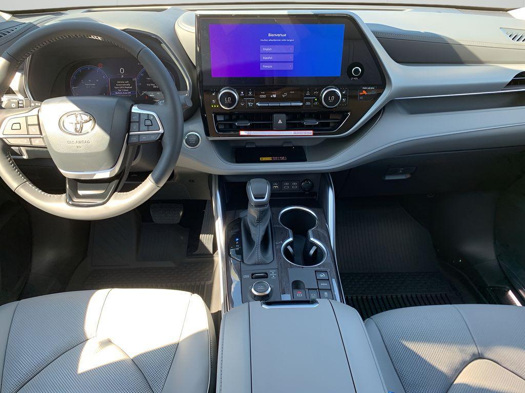 new 2025 Toyota Highlander car, priced at $52,185