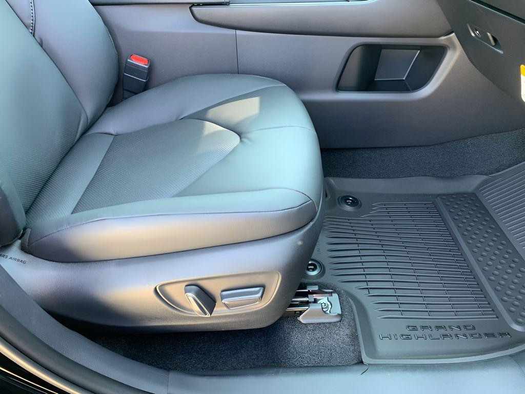 new 2025 Toyota Grand Highlander car, priced at $44,886