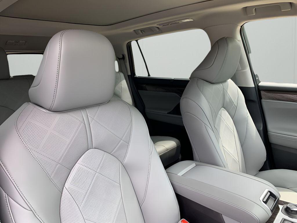new 2025 Toyota Highlander car, priced at $50,760