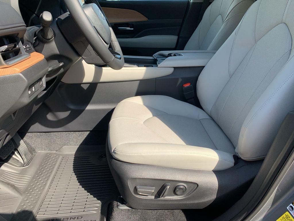 new 2025 Toyota Grand Highlander car, priced at $53,065