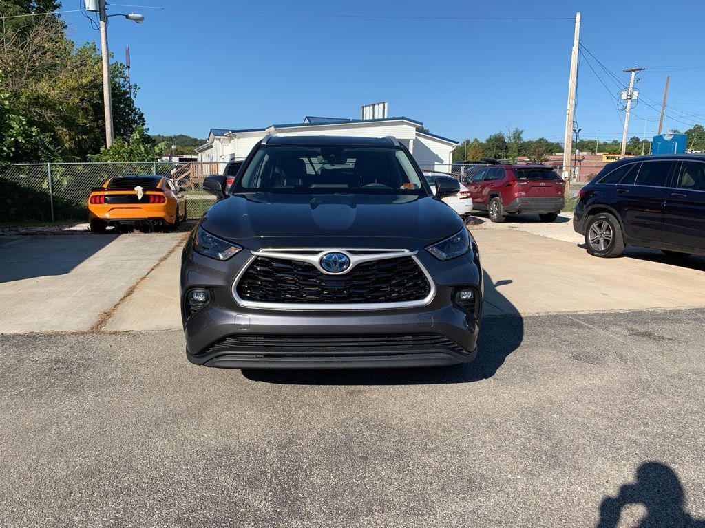 used 2022 Toyota Highlander Hybrid car, priced at $35,588