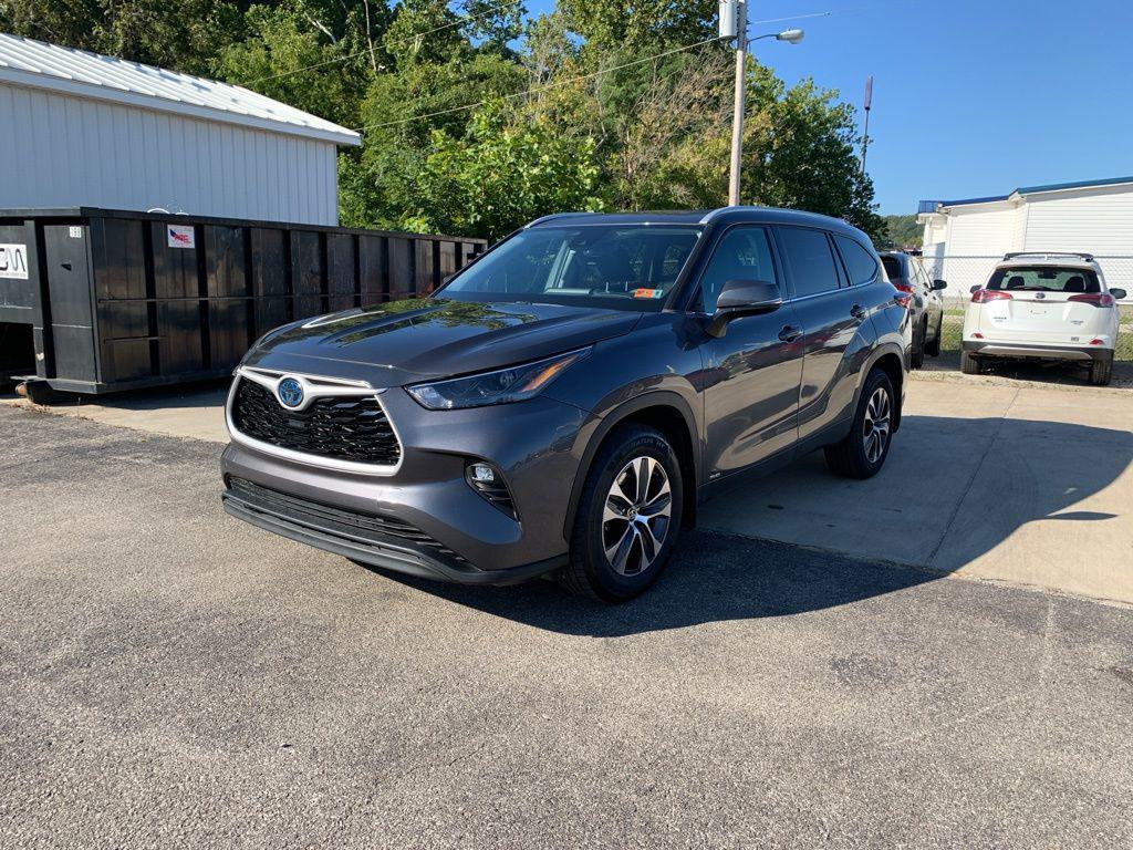 used 2022 Toyota Highlander Hybrid car, priced at $35,588