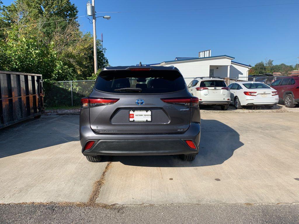used 2022 Toyota Highlander Hybrid car, priced at $35,588