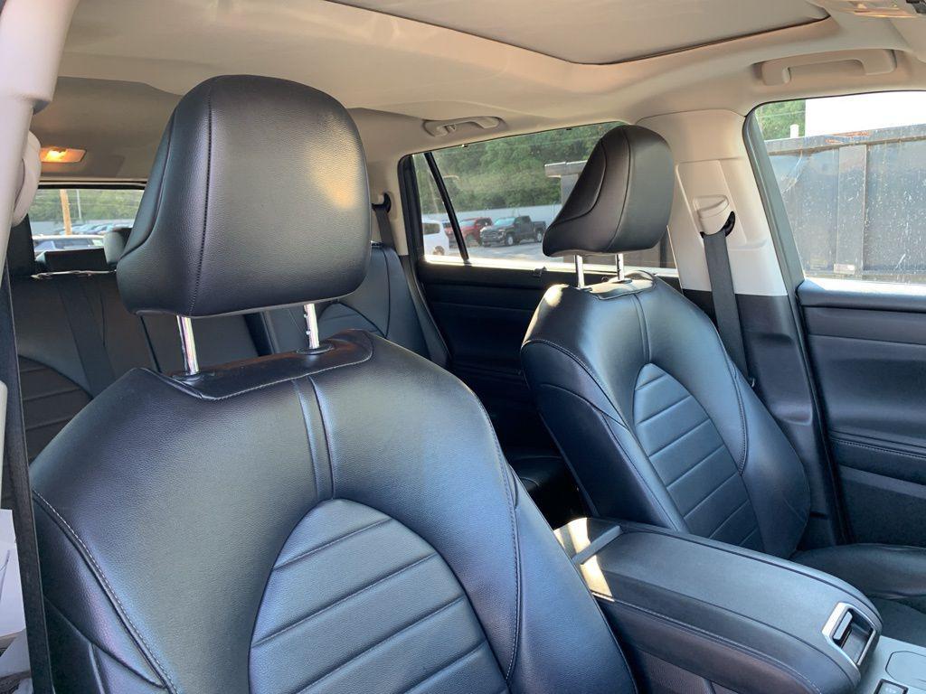 used 2022 Toyota Highlander Hybrid car, priced at $35,588
