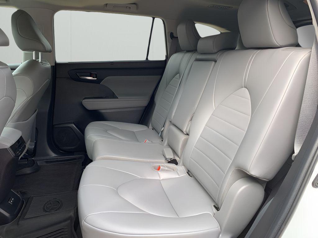 used 2022 Toyota Highlander car, priced at $33,988