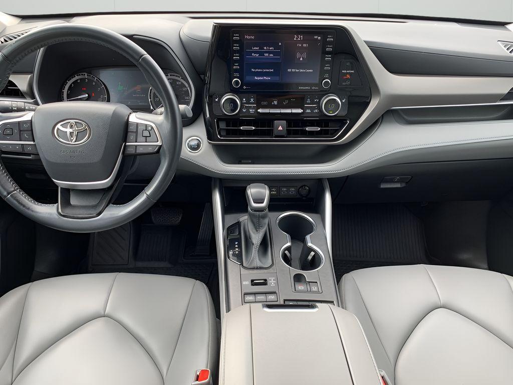 used 2022 Toyota Highlander car, priced at $33,988