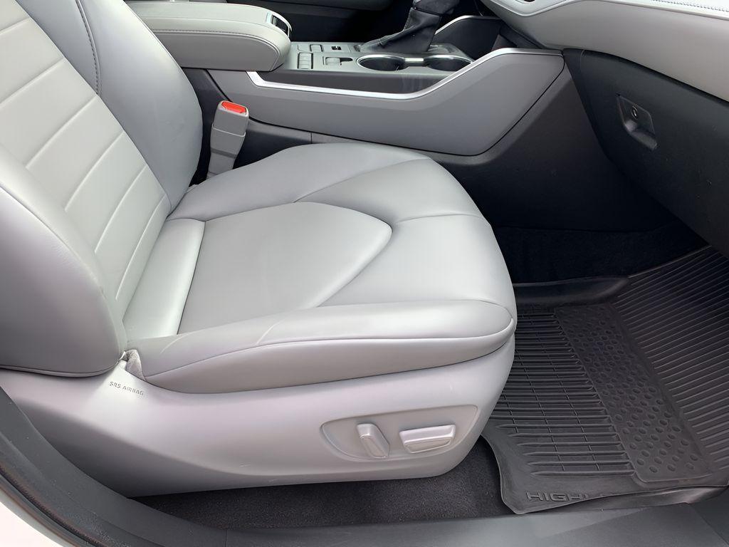 used 2022 Toyota Highlander car, priced at $33,988