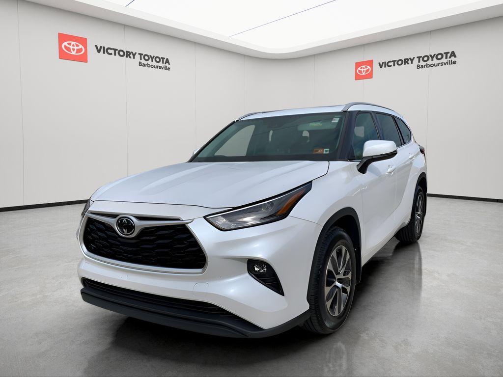 used 2022 Toyota Highlander car, priced at $33,988