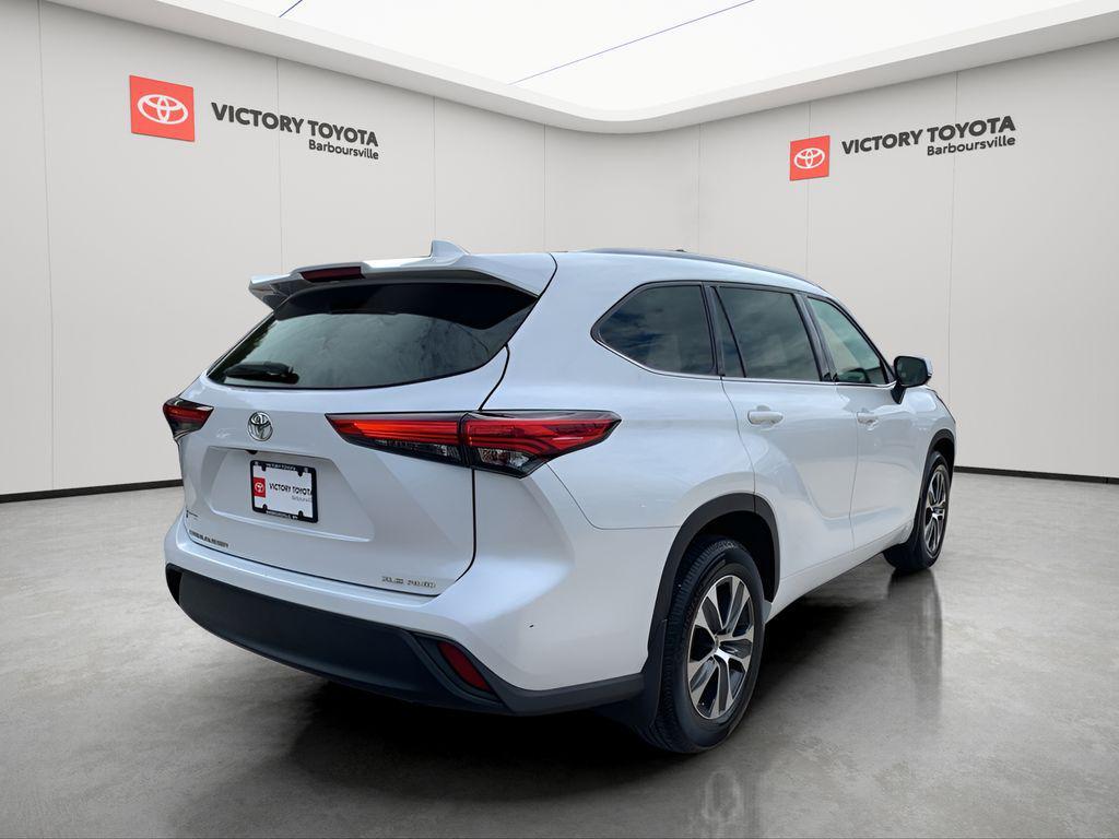 used 2022 Toyota Highlander car, priced at $33,988