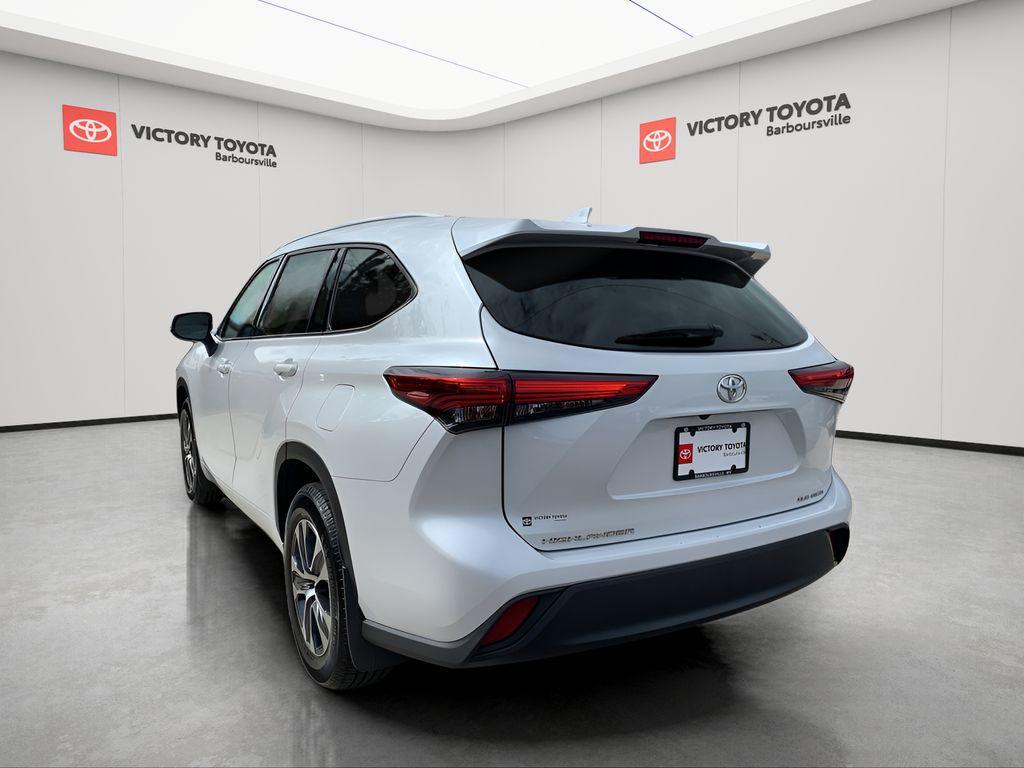 used 2022 Toyota Highlander car, priced at $33,988