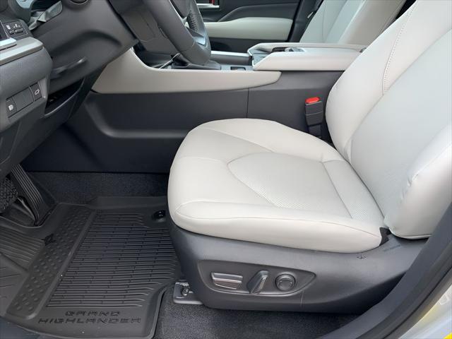 new 2025 Toyota Grand Highlander car, priced at $48,377