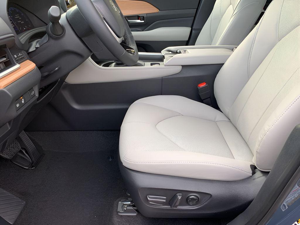 new 2026 Toyota Grand Highlander car, priced at $56,595