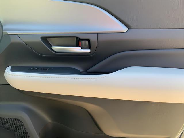 new 2025 Toyota Grand Highlander car, priced at $44,136