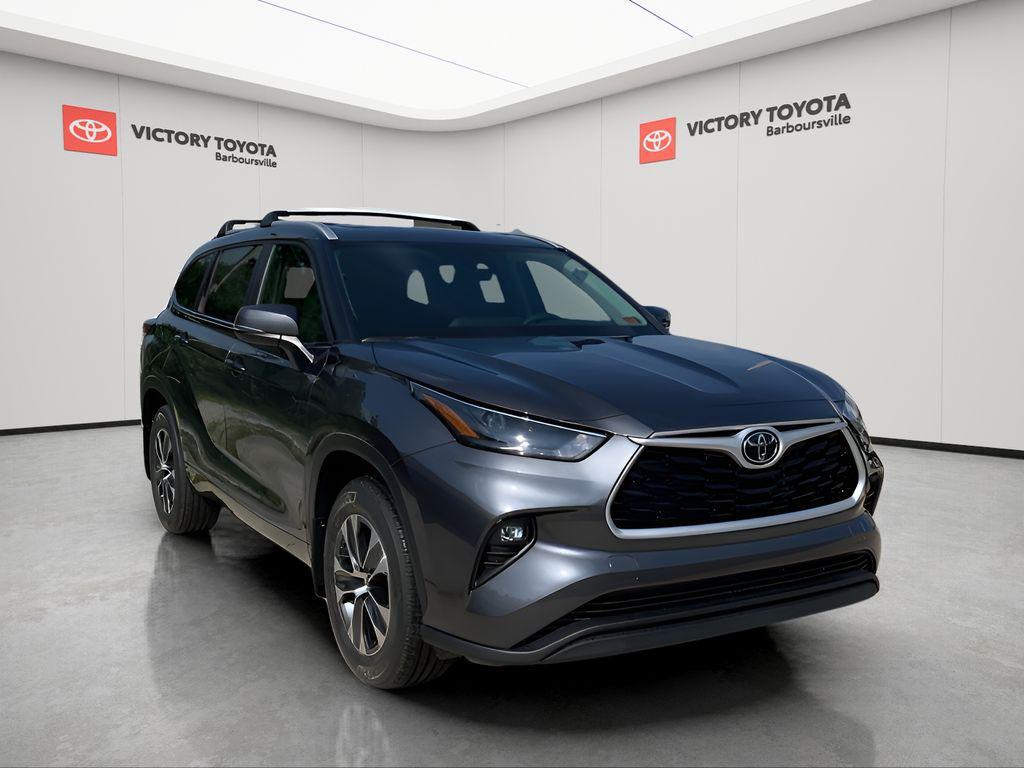 new 2025 Toyota Highlander car, priced at $45,884