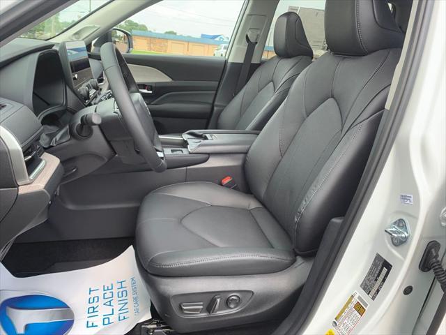 new 2025 Toyota Grand Highlander car, priced at $54,892