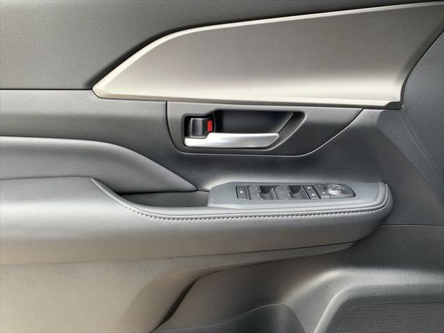 new 2025 Toyota Grand Highlander car, priced at $46,371