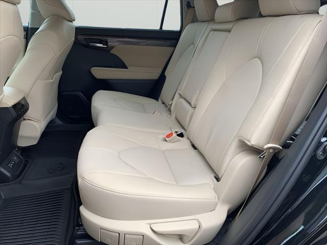 new 2025 Toyota Highlander car, priced at $52,808